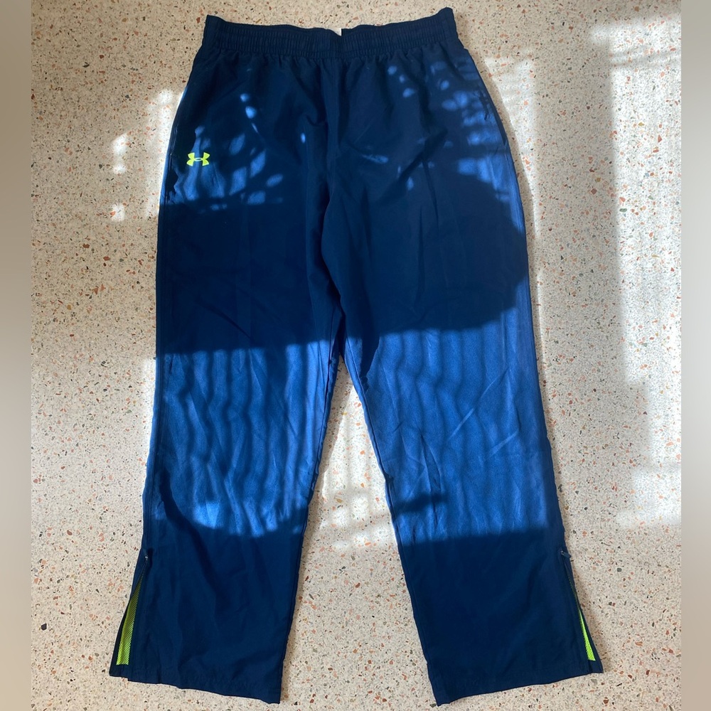Men’s Under Armour track pant